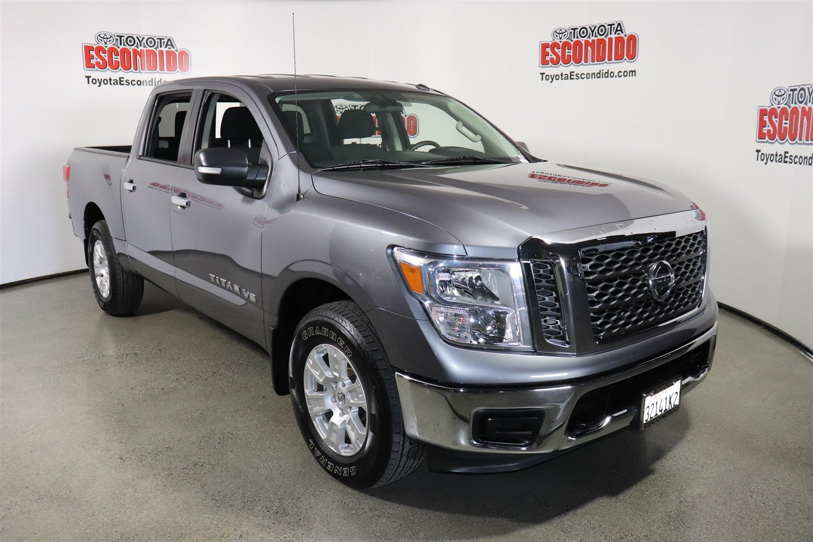 Pre-Owned 2018 Nissan Titan SV Crew Cab Pickup in Escondido #65541 ...