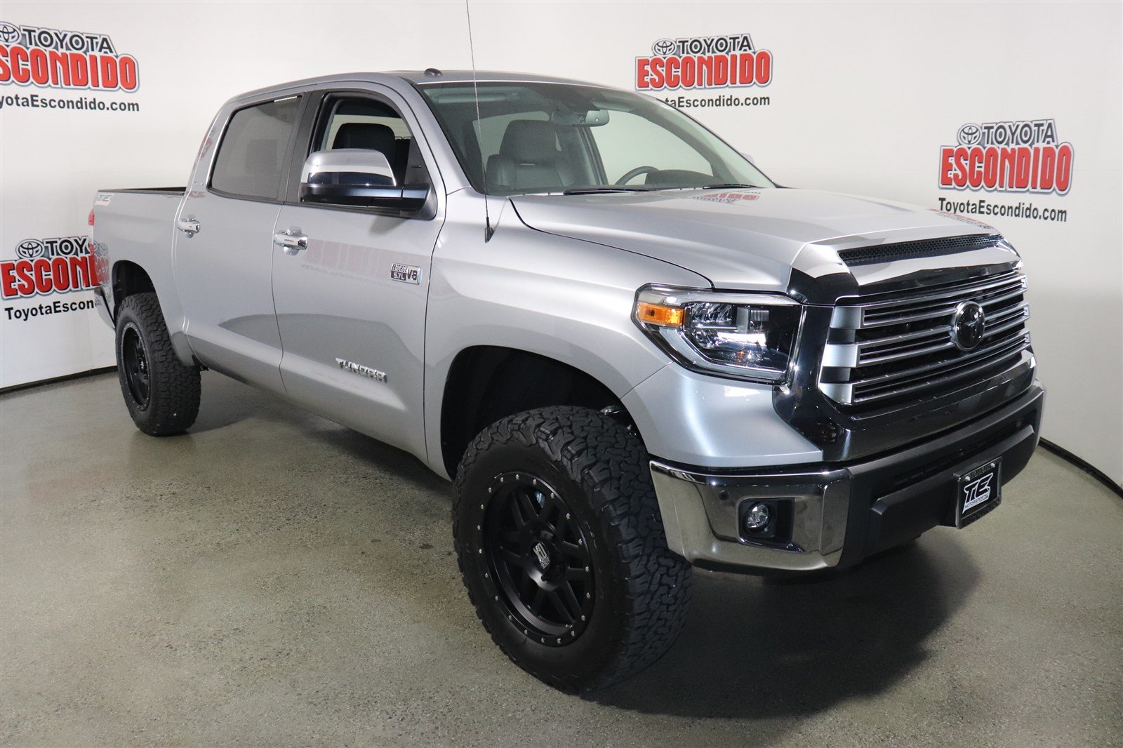 New 2018 Toyota Tundra Limited 4WD Crew Cab Pickup in Escondido